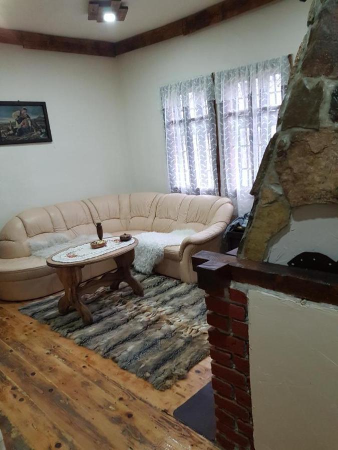 Konaciste Mali Izvor Villa Boljevac Buitenkant foto