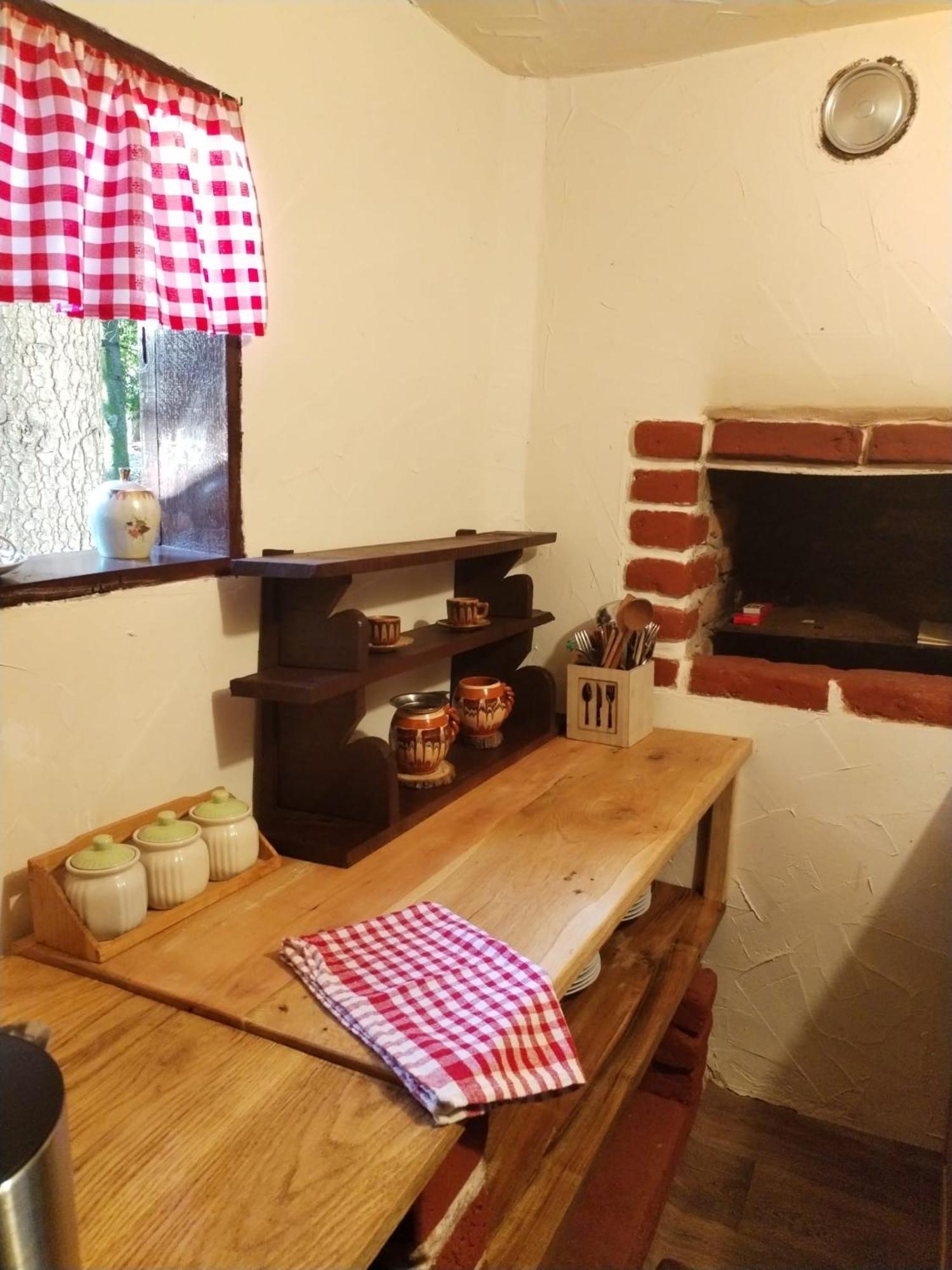 Konaciste Mali Izvor Villa Boljevac Kamer foto